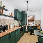 Bellatrix With Parking-tractoru Coresi Apartment