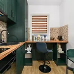 Apartment Bellatrix With Parking-tractoru Coresi Brasov