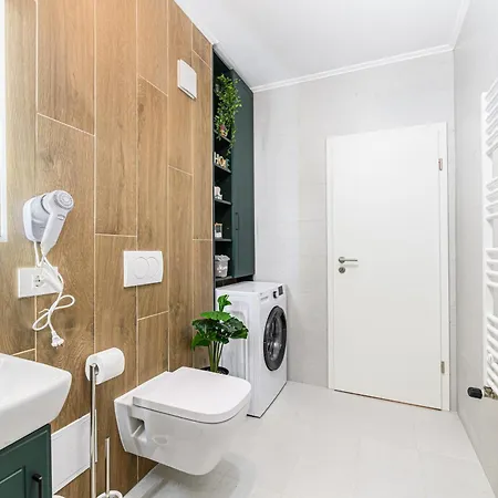 Apartment Bellatrix With Parking-tractoru Coresi *