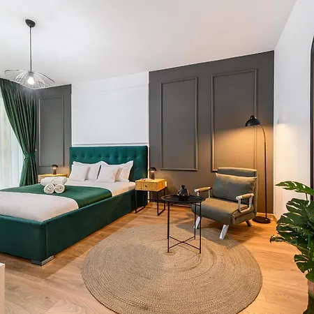 Bellatrix With Parking-tractoru Coresi Brasov