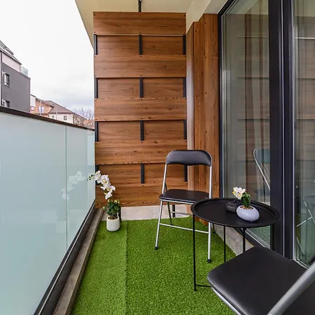 Bellatrix With Parking-tractoru Coresi * Brasov