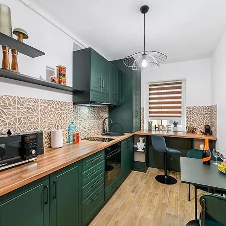 Bellatrix With Parking-tractoru Coresi Апартаменты