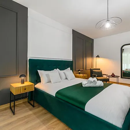 Apartment Bellatrix With Parking-tractoru Coresi