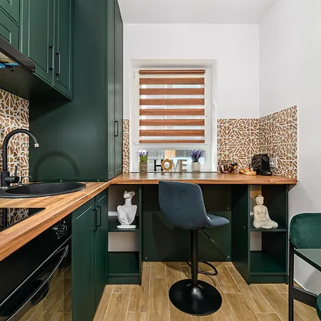 Apartment Bellatrix With Parking-tractoru Coresi Brasov