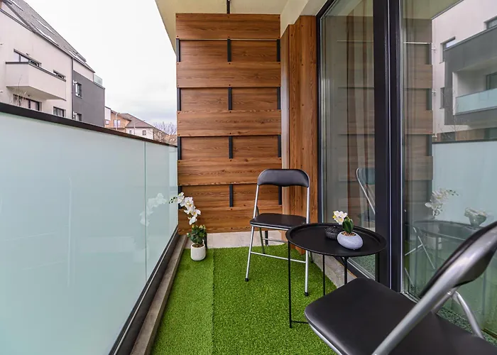 Bellatrix With Parking-tractoru Coresi * Brasov