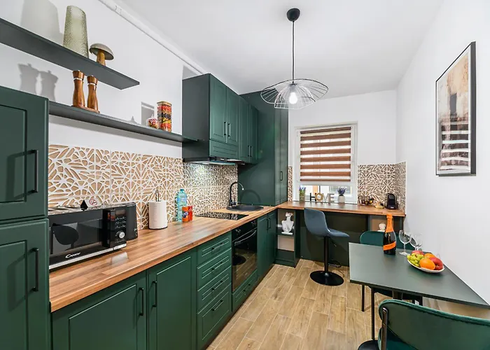 Bellatrix With Parking-tractoru Coresi Apartment